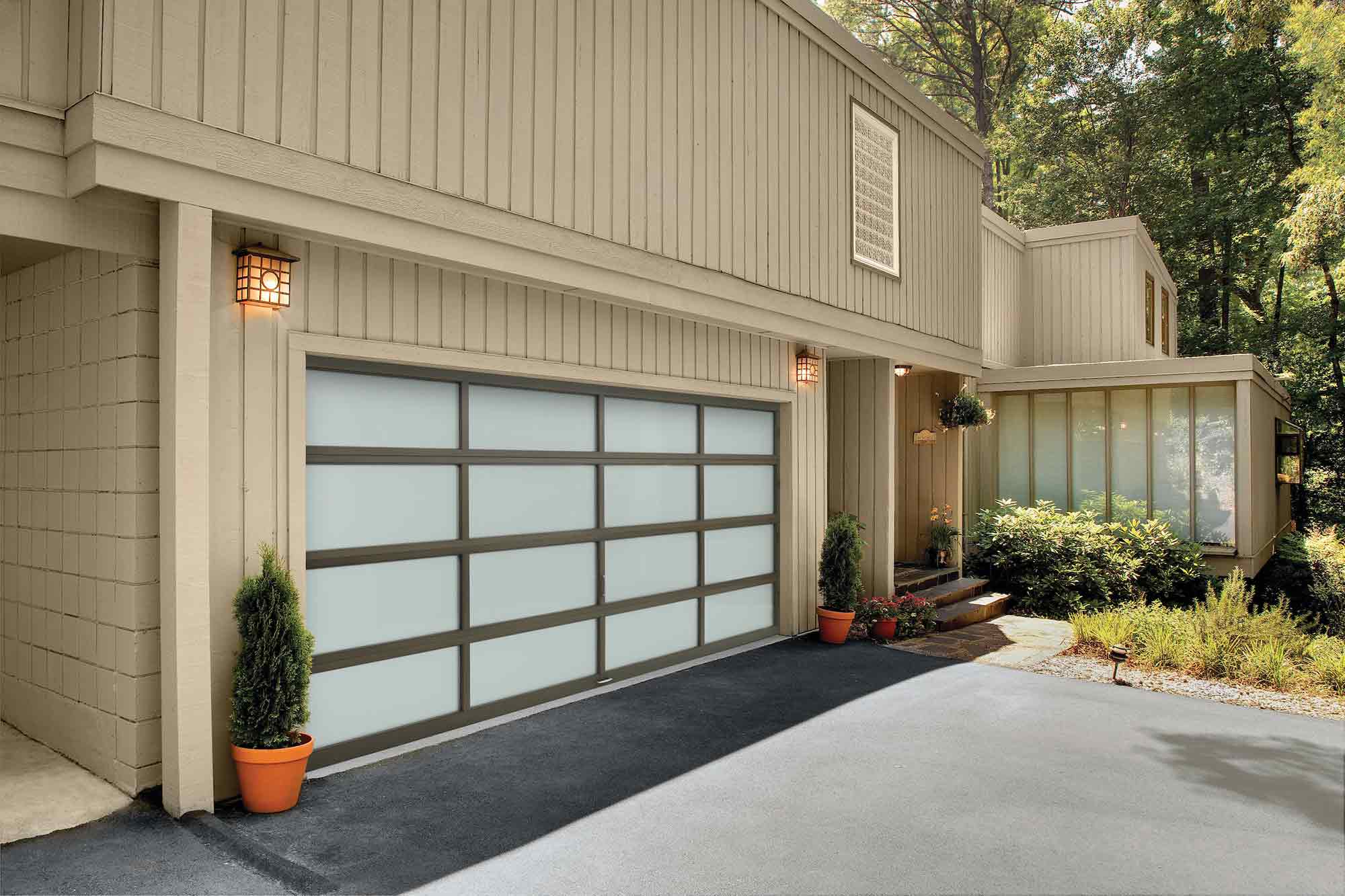 Closed insulated garage doors